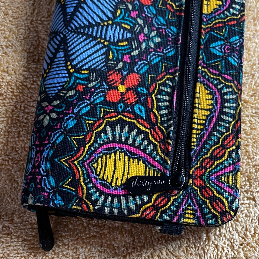 Thirty-One Colorful Pattern Cloth Wallet - Boho chic - like new! - Picture 4 of 12